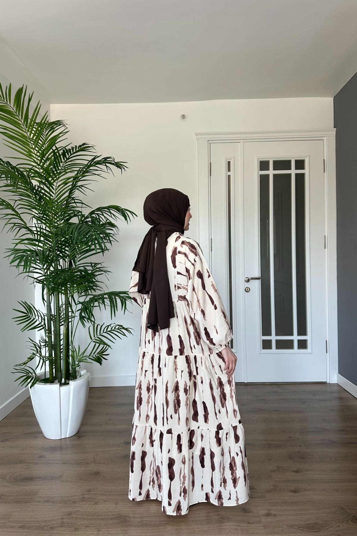 DAMGA MODEL MANGO KUMAŞ ELBİSE KAHVE