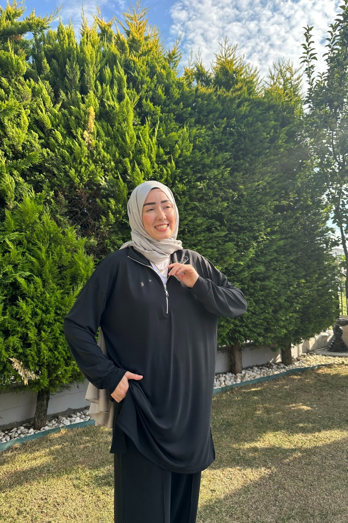 İNCİ MODEL FERMUARLI OYSHO TAKIM SİYAH