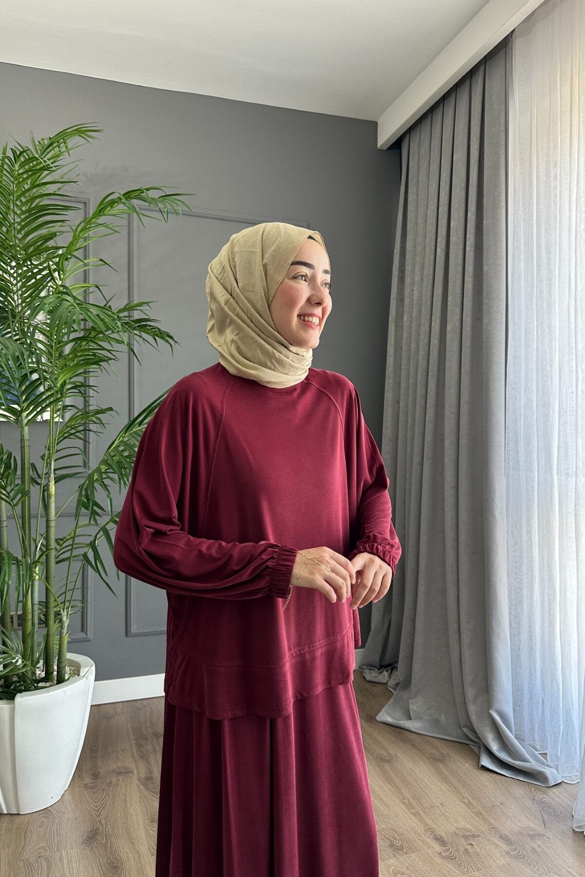 ONİKS MODEL OYSHO ETEKLİ TAKIM BORDO