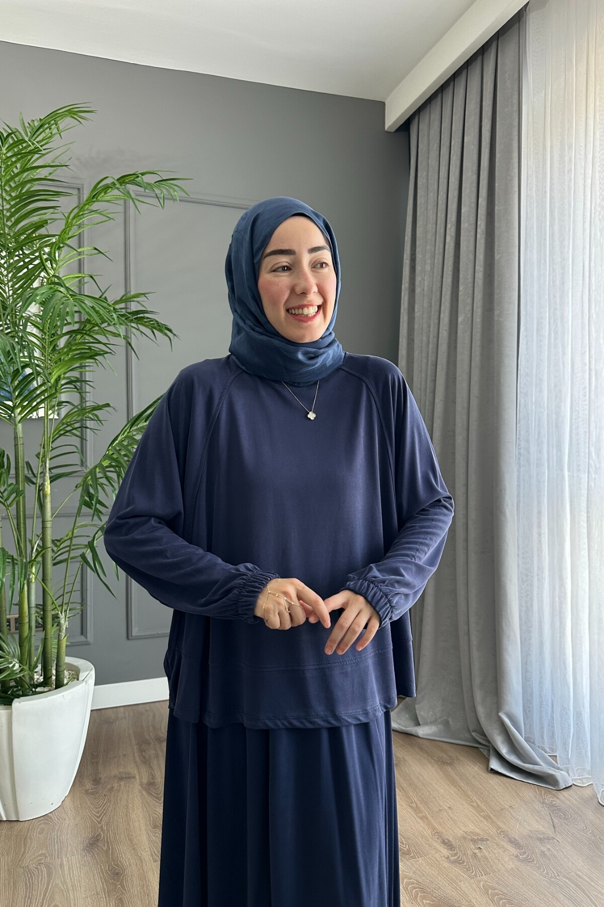 ONİKS MODEL OYSHO ETEKLİ TAKIM  LACİVERT