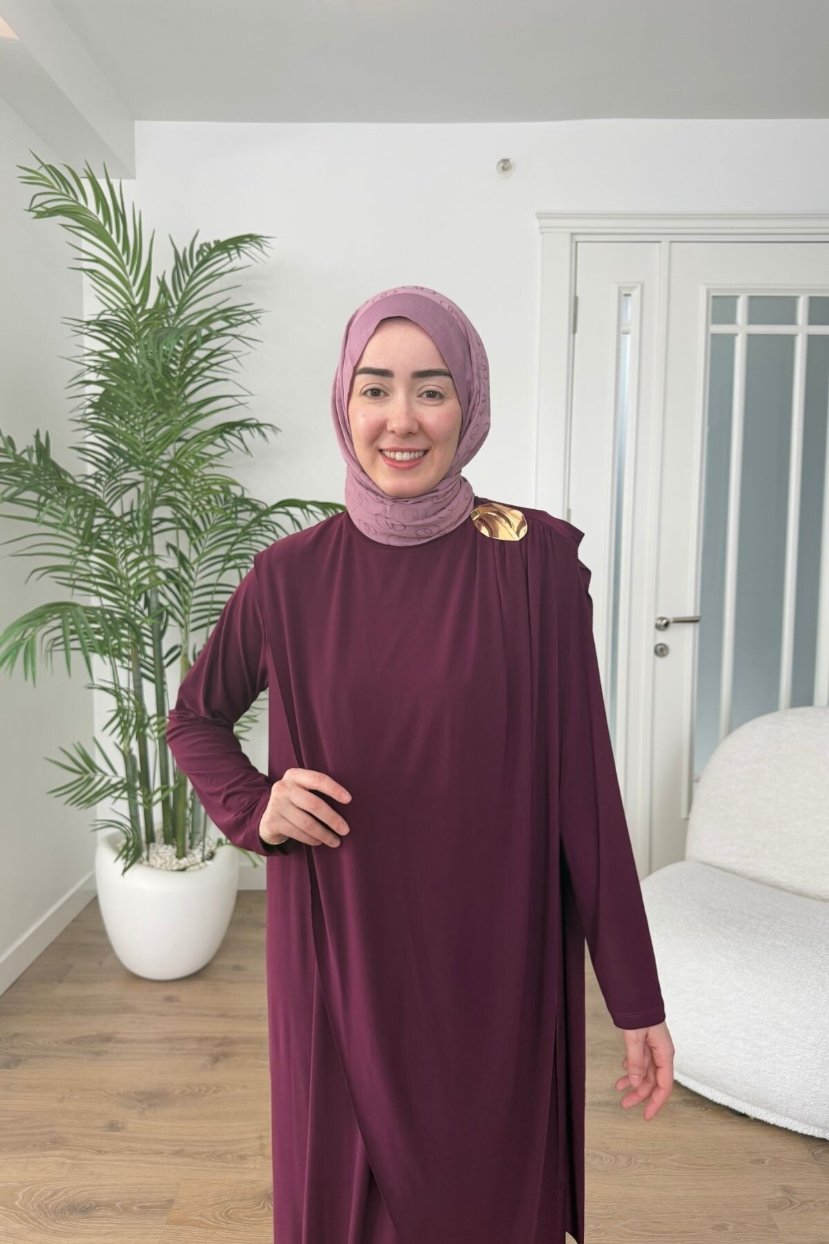 BROŞ DETAYLI SANDY ELBİSE 1513 MÜRDÜM