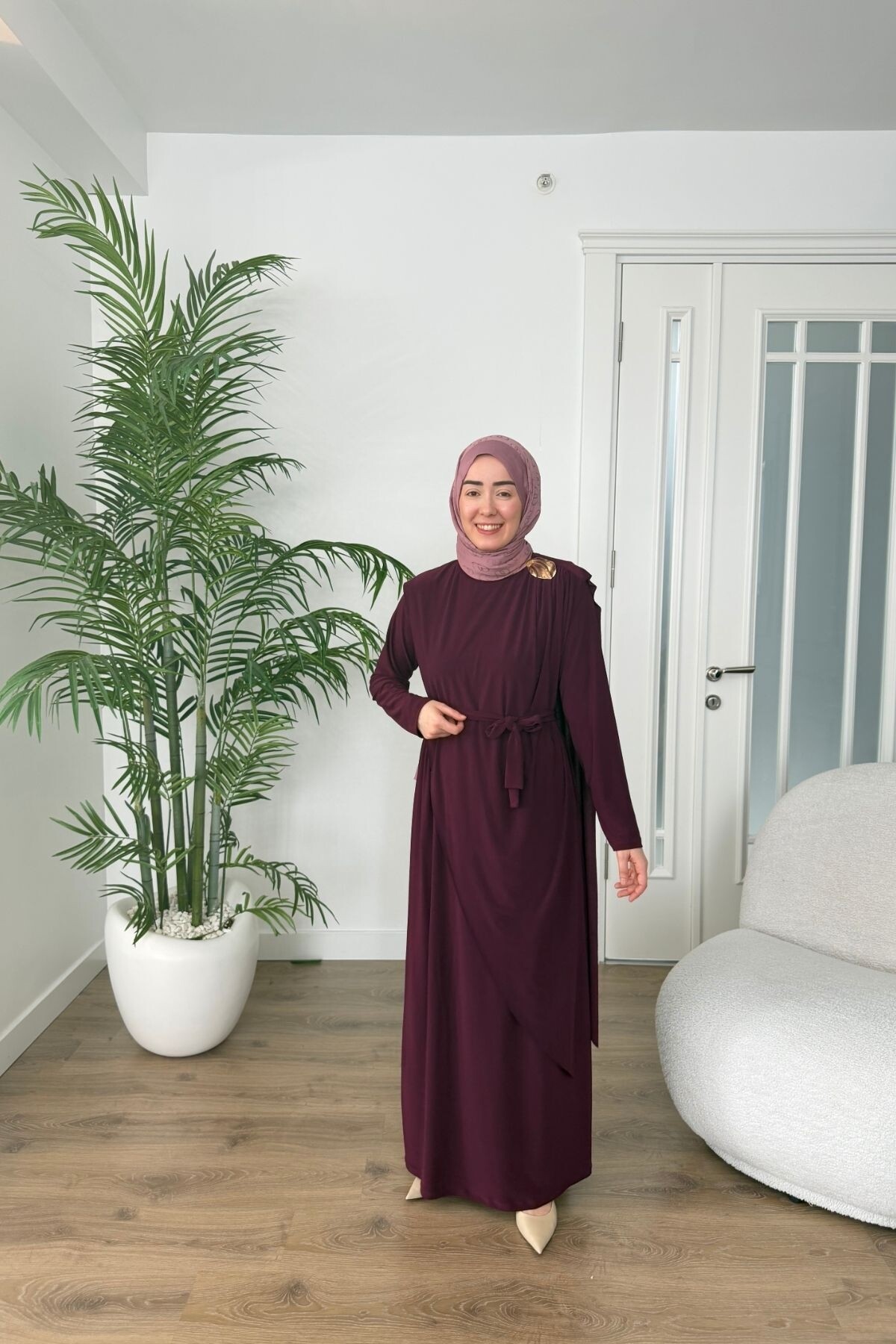 BROŞ DETAYLI SANDY ELBİSE 1513 MÜRDÜM