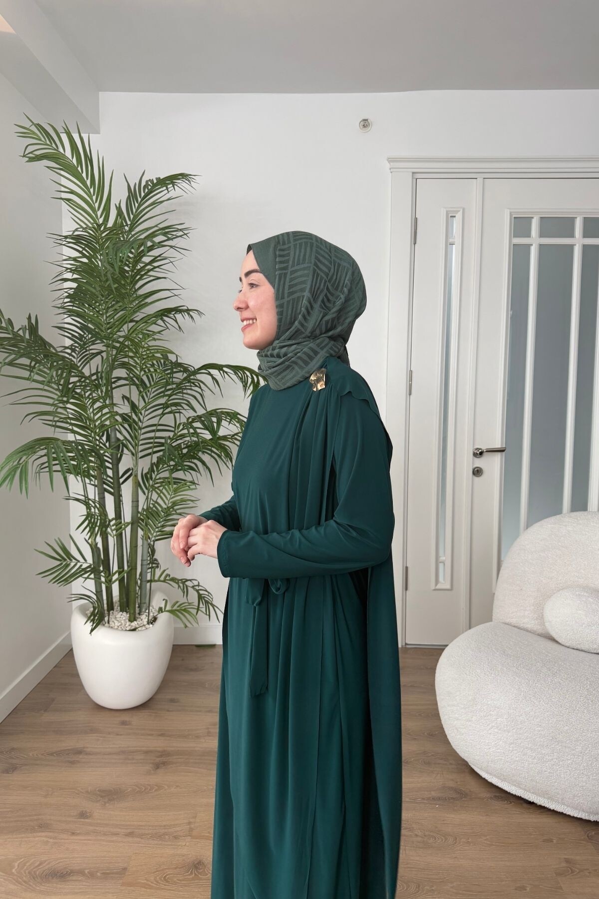 BROŞ DETAYLI SANDY ELBİSE 1513 ZÜMRÜT