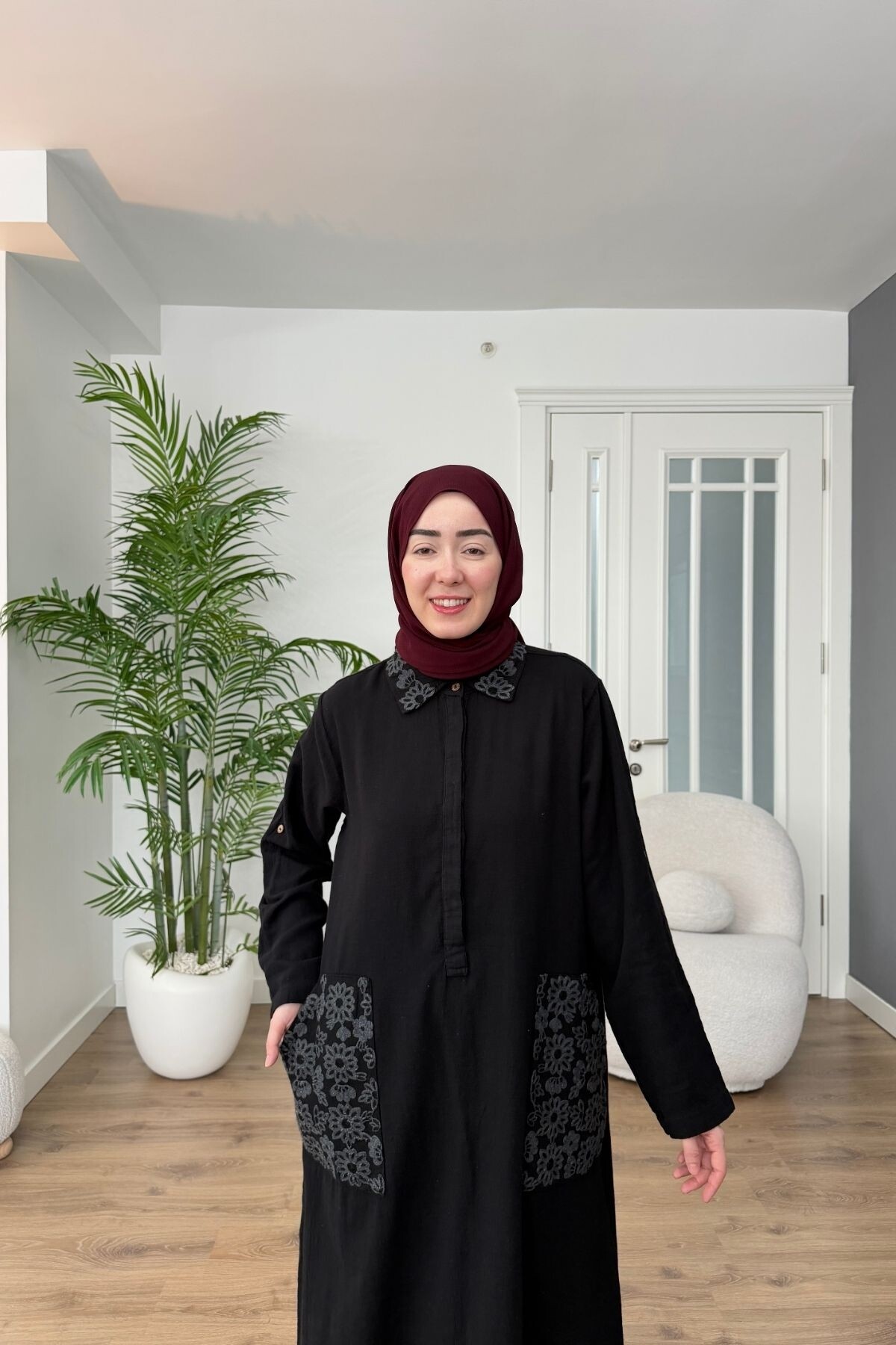 CEP VE YAKA NAKIŞLI PAMUK KETEN ELBİSE 7106 SİYAH