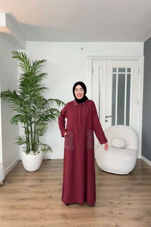CEP VE YAKA NAKIŞLI PAMUK KETEN ELBİSE 7106 BORDO