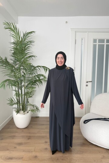 BROŞ DETAYLI SANDY ELBİSE 1513 ANTRASİT