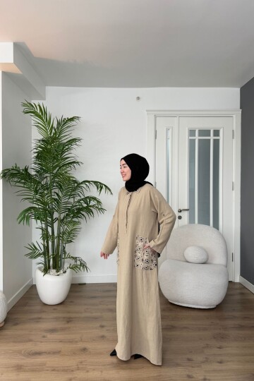 CEP VE YAKA NAKIŞLI PAMUK KETEN ELBİSE 7106 BEJ