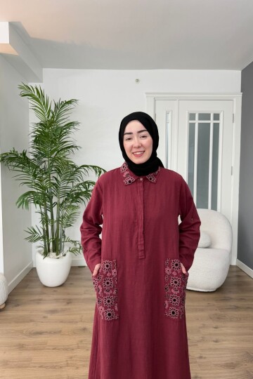 CEP VE YAKA NAKIŞLI PAMUK KETEN ELBİSE 7106 BORDO